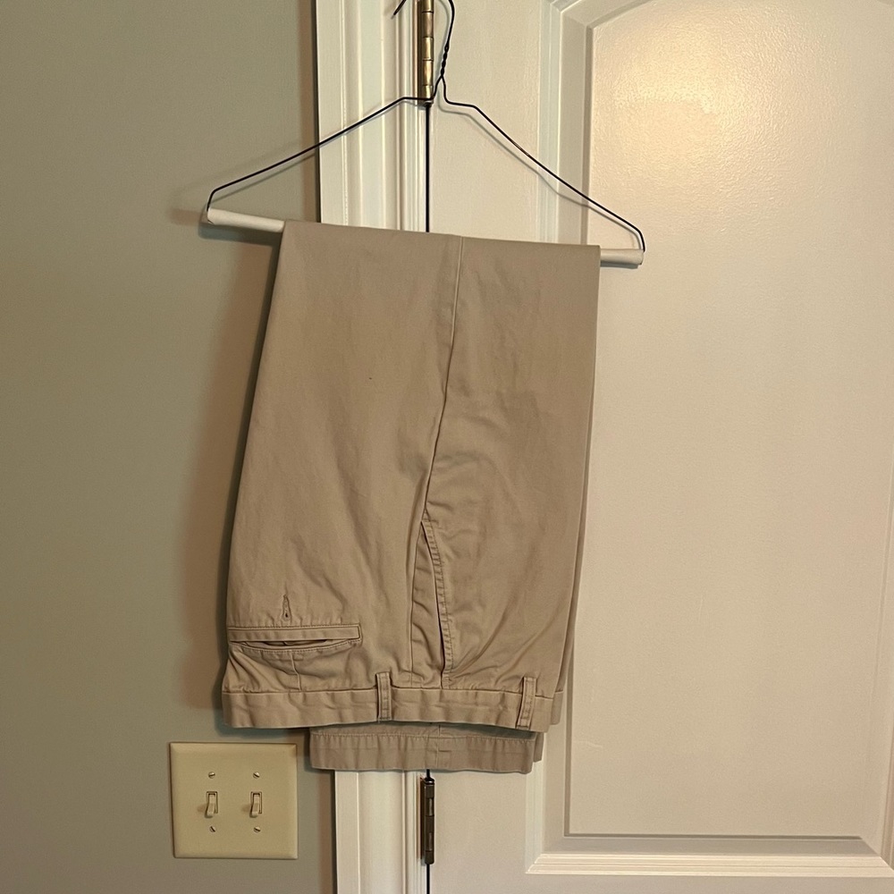 Banana Republic Khaki Chinos - Size 33/30